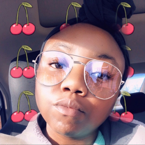 Meet your Posher, Chelsie - Picture 4 of 4